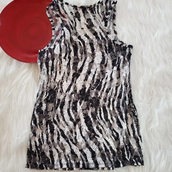 Almost Famous Womens Lace Tank Top Size XL Black White Sheer Floral Pullover - Picture 8 of 13
